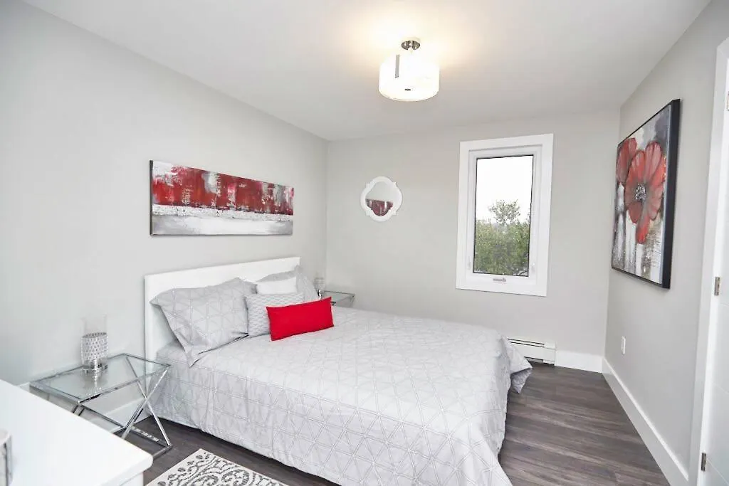 Luxury Boutique Two Bedroom Condo 2B Niagara Falls 0*,